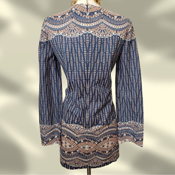 BCBGMAX AZRIA Women’s Allina Lace Long-Sleeve Cocktail Dress - Picture 3 of 10